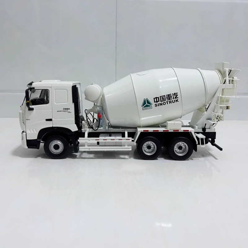 Diecast 1:24 Scale SINOTRUK HOWO A7 Concrete Mixer Cement Alloy Truck Model Adult Collection Souvenir Gift Toy Static Shows