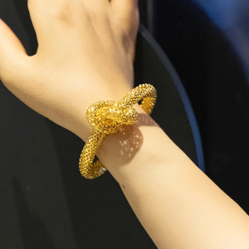 IVOG High Quality Knot Cuff Bracelet For Women Hollow Bold Statement Fashion Open Bangle Jewelry Wholesale