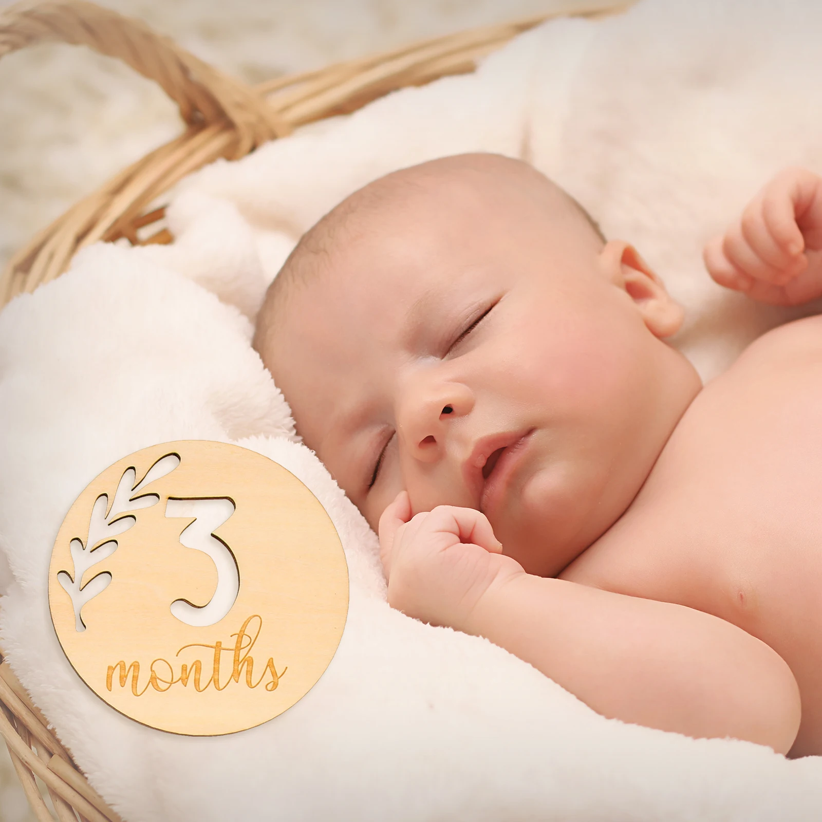 

12pcs Baby Milestone Cards Wooden Monthly Age Cards Hollowed Growth Photo Props Newborn Souvenir Infant Birthday Home Decor