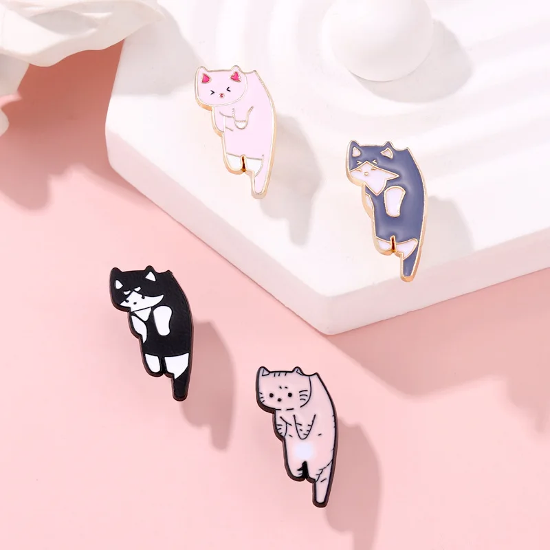 Hanging lazying cat Enamelled Brooches Funny Cartoon Pins Backpack Lapel Badges Fashion Jewelry Accessories Festival Souvenir Gi