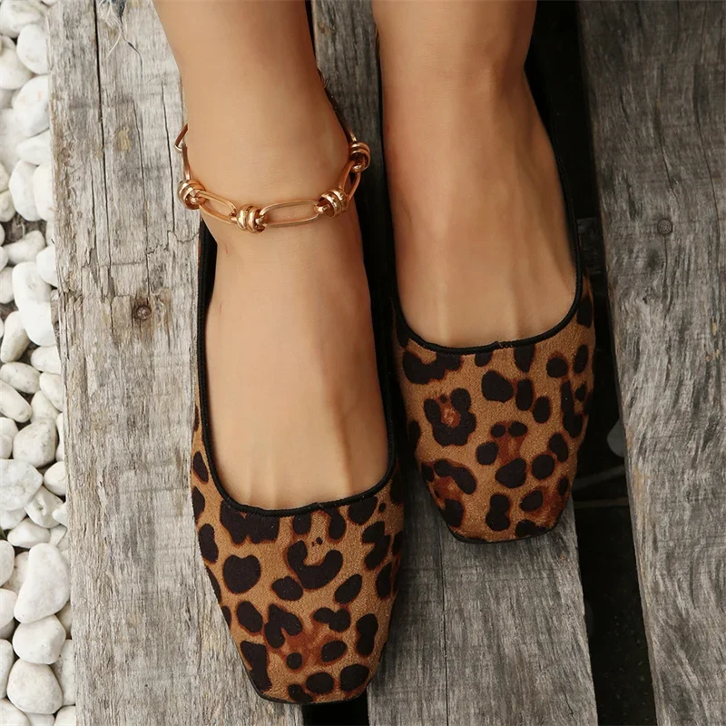 2024 Spring and Autumn Fashionable Comfortable Elegant Versatile and Wear-resistant Casual Flat-soled Leopard Print Shoes