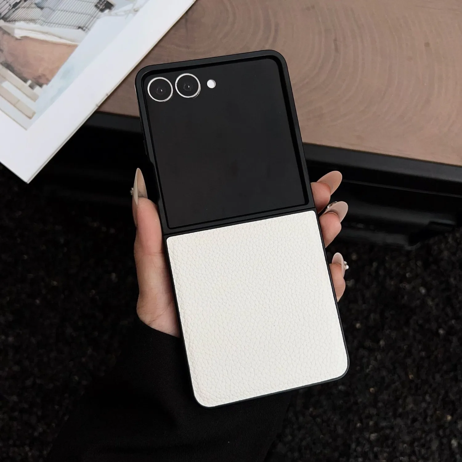 Funda Clásica con Patrón de Lichi, Sensación de Cuero Vegano, para Samsung Galaxy Flip 7 FE 6 5 4, Color Sólido, Protector de Pantalla Plegable