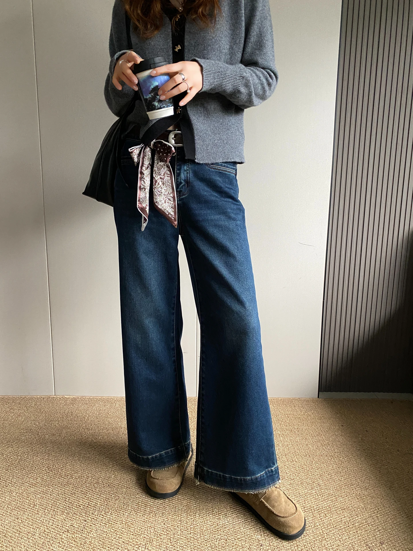 

Женские джинсы с высокой талией и широкими штанинами, новые весенние, тонкие, на вельвете, свободного прямого кроя, повседневные, однотонные