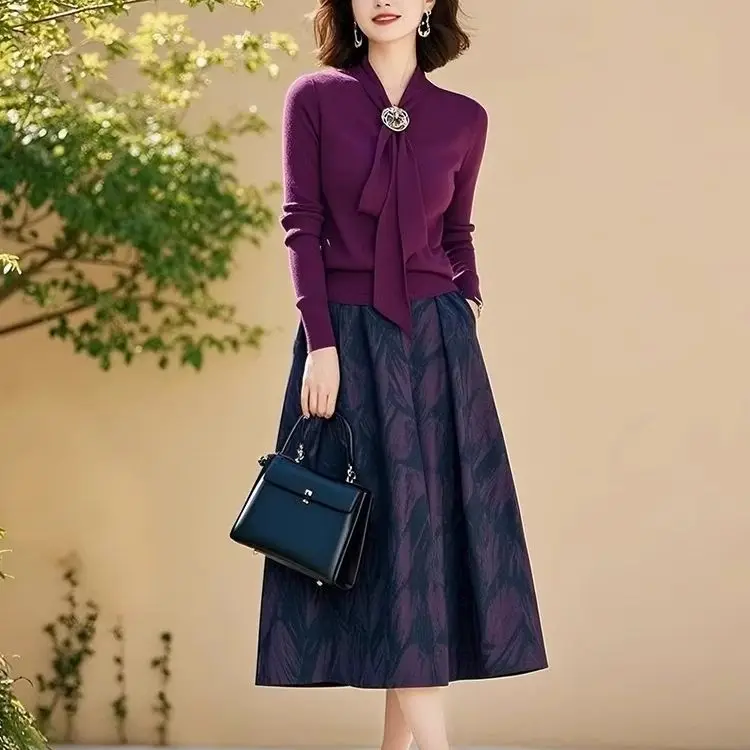 

2025 Early Spring Lavender Knit Set Luxury Tie-Front Crop Top + Floral A-Line Skirt Soft & Elegant Matching Outfit Hot Sale