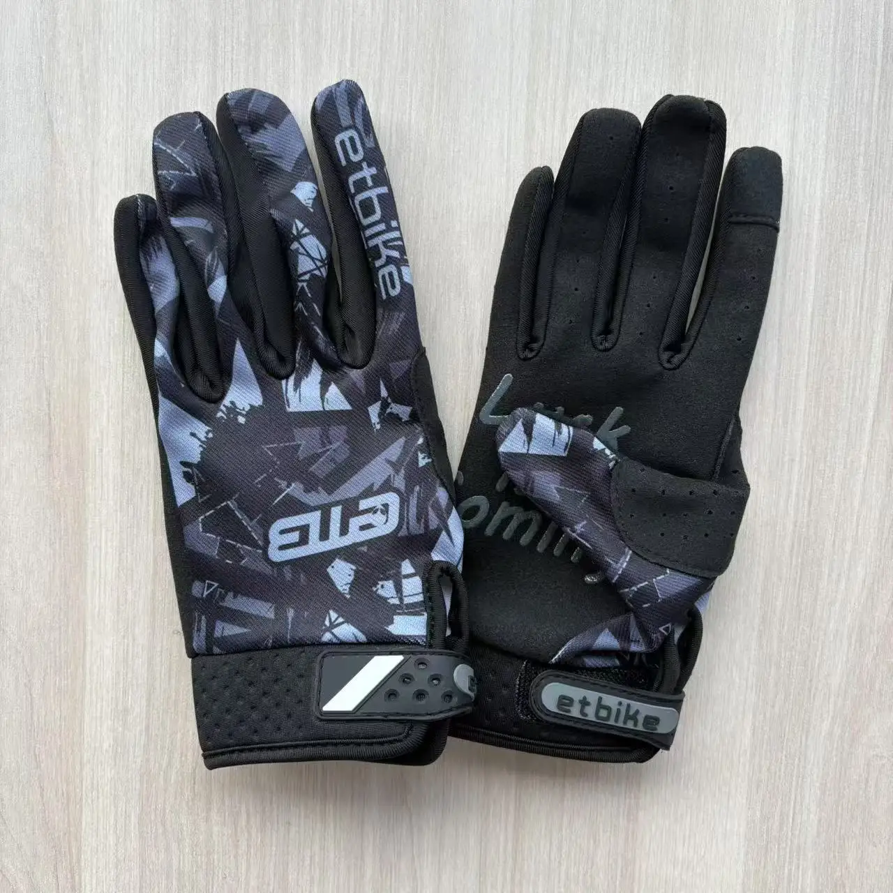 Thumbnail 3 - #61 Best Bicycle Gloves to Buy In 2026