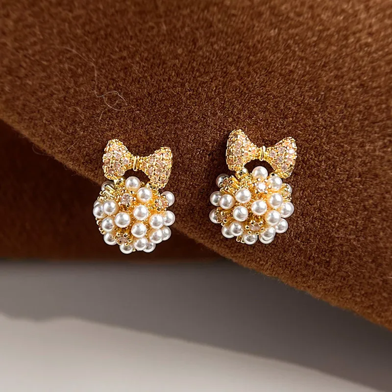 

Luxury Rhinestone Bowknot Geometric Ball Stud Earrings for Women Fashion Gold Color Pearls Sweet Ear Jewelry on Wedding Party