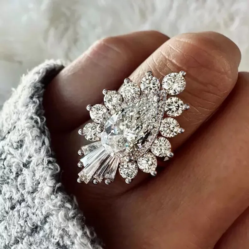 European and American Palace Style Snowflake Temperament Ring, Women's Water Droplet High-end Wedding Sparkling Jewelry