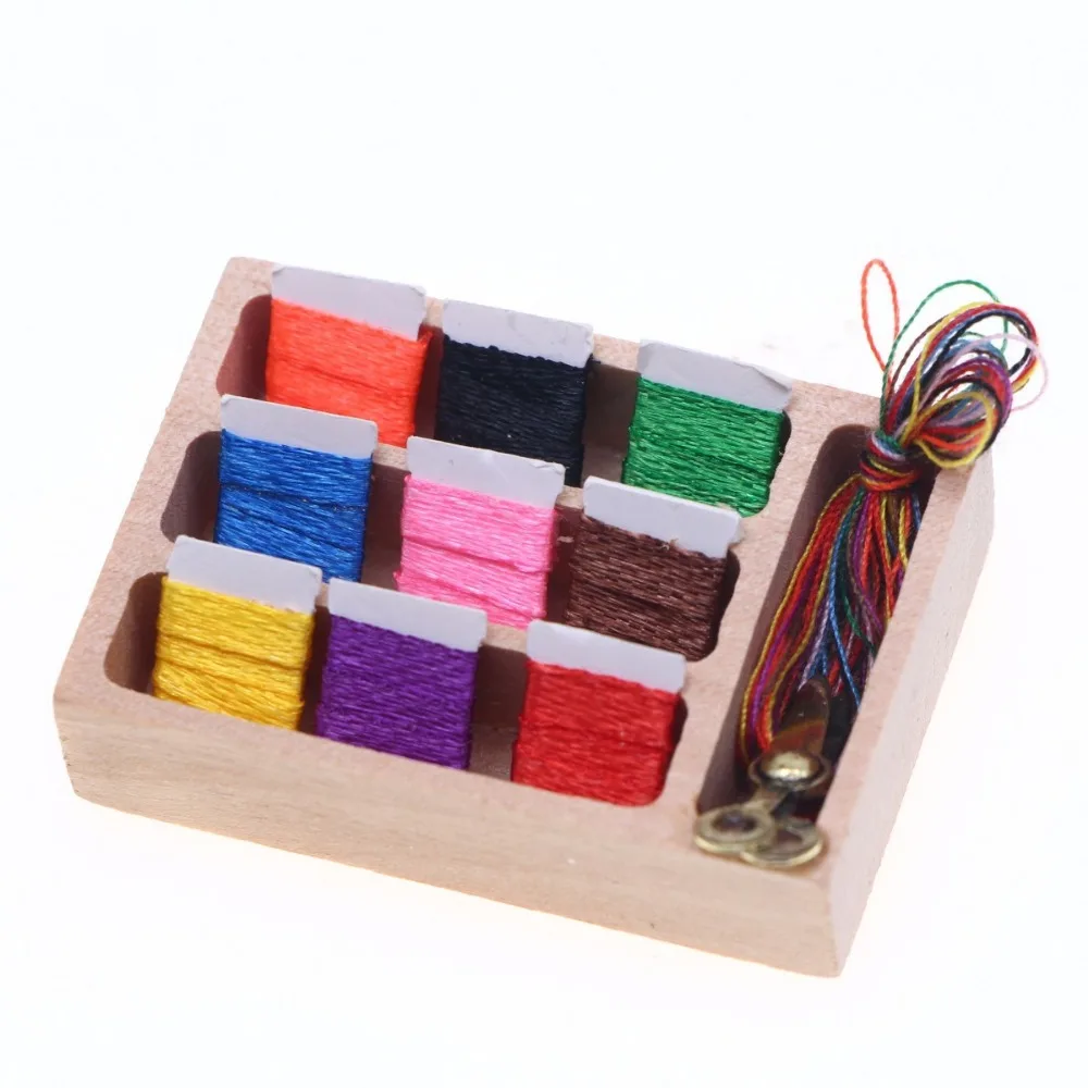 

Wood Miniature Wooden Sewing Box Small Ornaments Pretend Simulation Sewing Model 1:12 Craft Mini Sewing Box Model