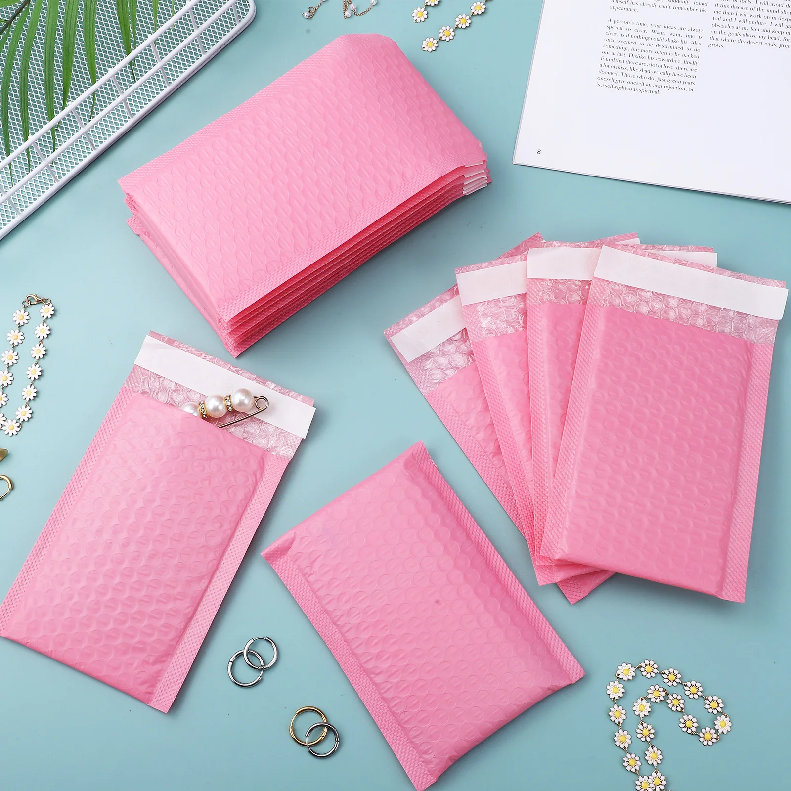 30Pcs Packing Pouches Bubble Packaging Envelopes Easy to Use Sealing Strip Mailing Envelopes for Small Items Storage
