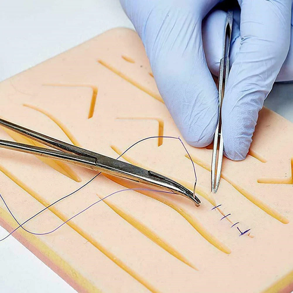 ผิวเย็บโมดูลReusableจําลองบาดแผลSuture Training Padsพร้อมเครื่องมือสําหรับนักศึกษาแพทย์Studing Practice