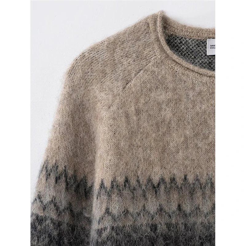 سترة نسائية بلوفر 2025 خريف وشتاء موضة جديدة بأكمام طويلة مطبوعة سترة نسائية بلوفر أنيق عالي الشارع