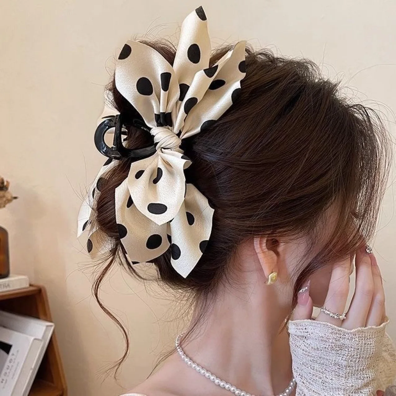 

Gentle French polka dot big bow grab clip women's back of the head new high-end hairpin headpiece