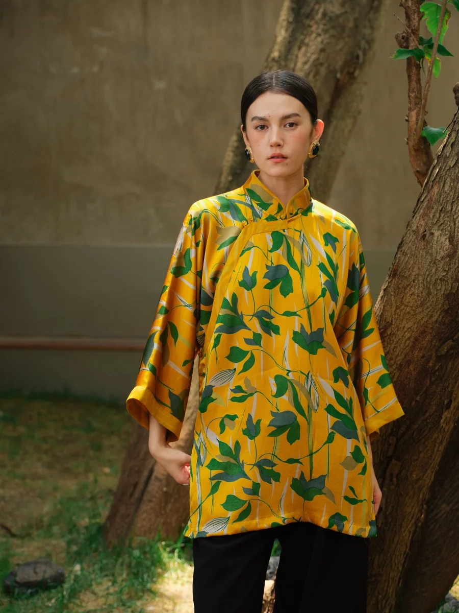 

Женская летняя блузка TAORAN с ретро-принтом, свободного кроя, с воротником-стойкой, на пуговицах по бокам, модный китайский стиль