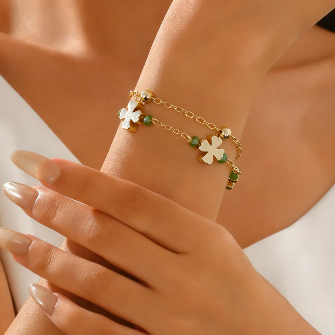 

New Double-Layer Four-Petal Leaf Bracelet Women Light Luxury Sweet Gold Trendy All-Match Delicate Jewelry