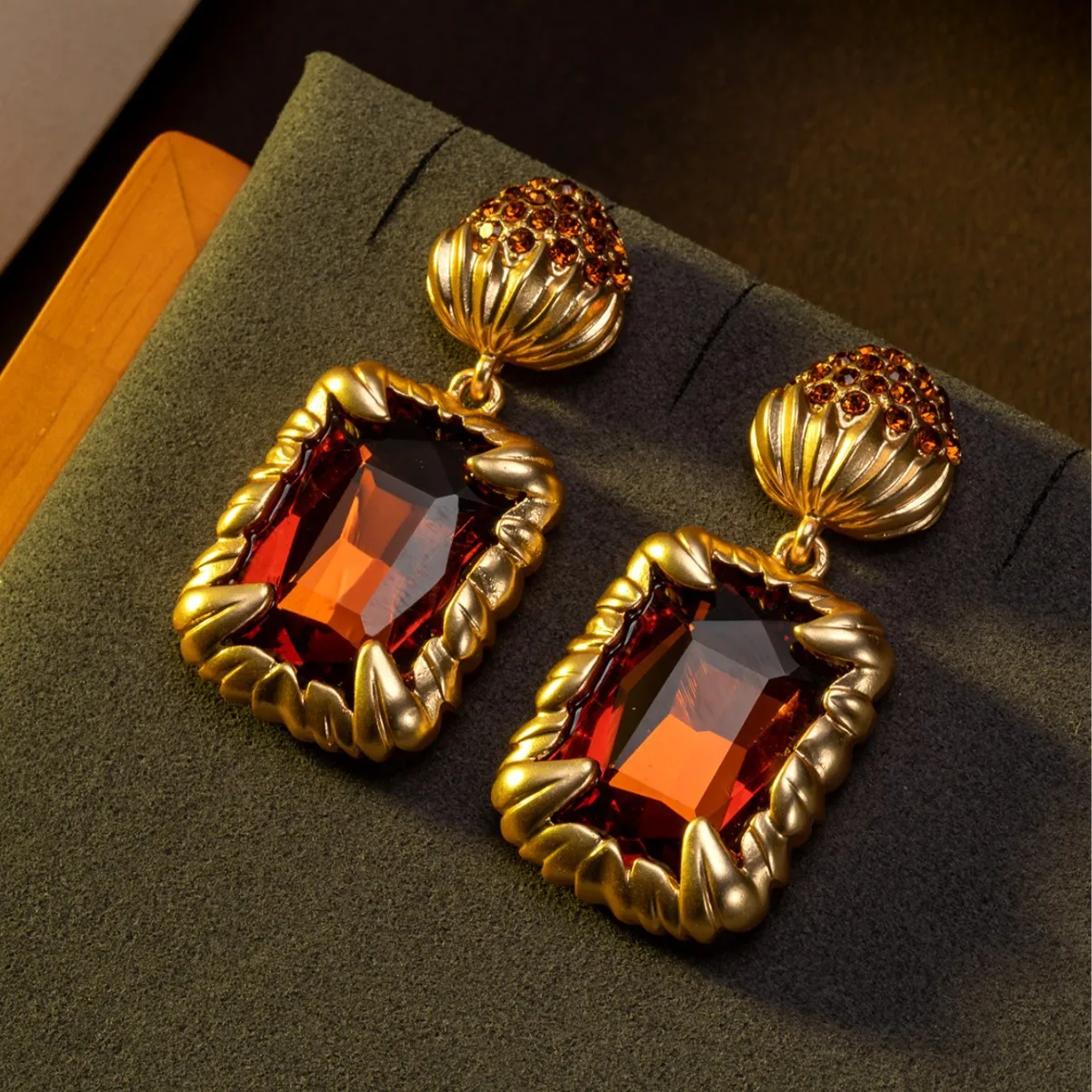 Vintage серьги женские Geometric cube crystal stud earrings elegant metal earrings