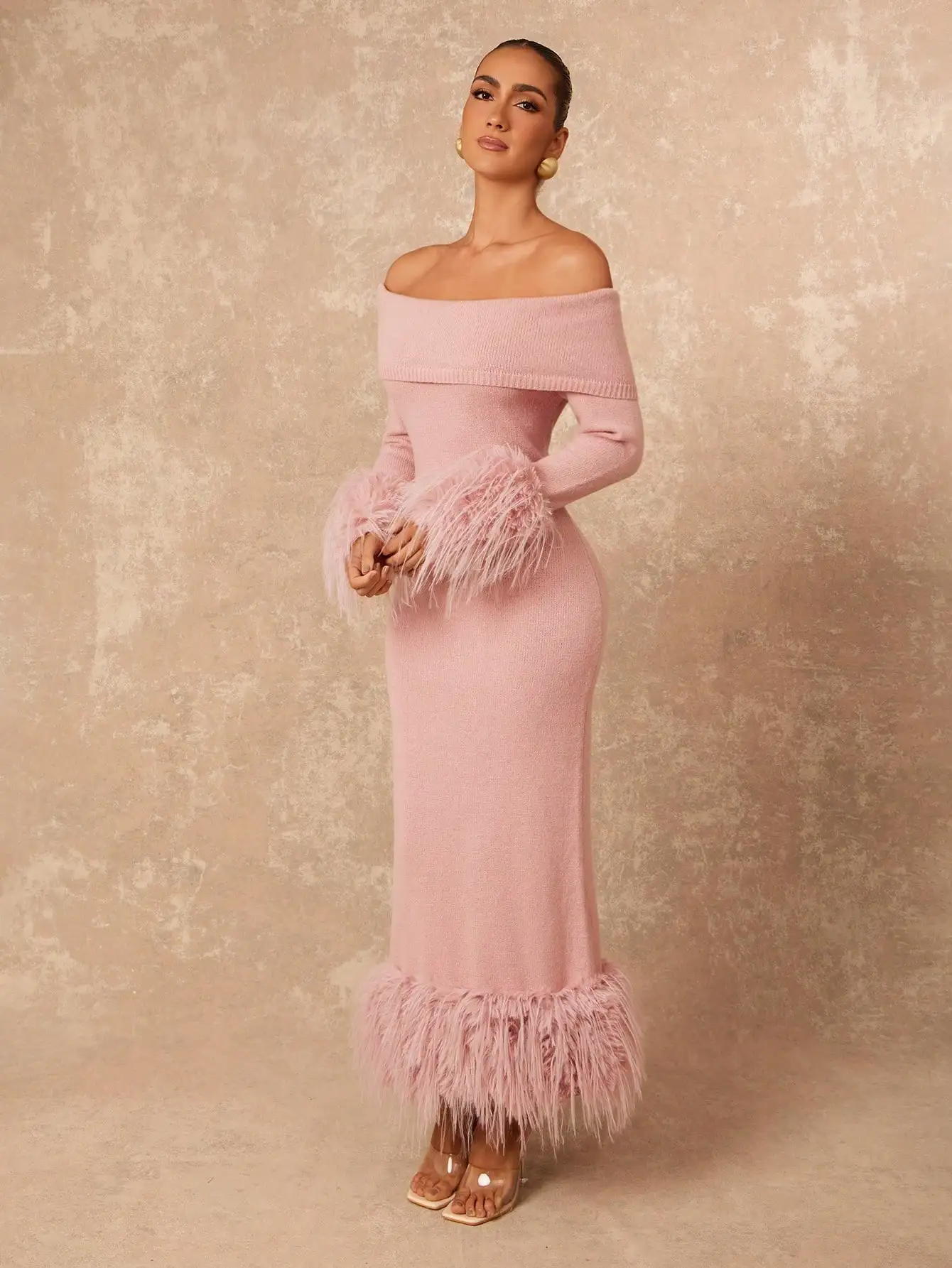 

Розовое платье-свитер макси с открытыми плечами и отделкой из перьев для женщин, элегантная одежда для вечеринок и праздников