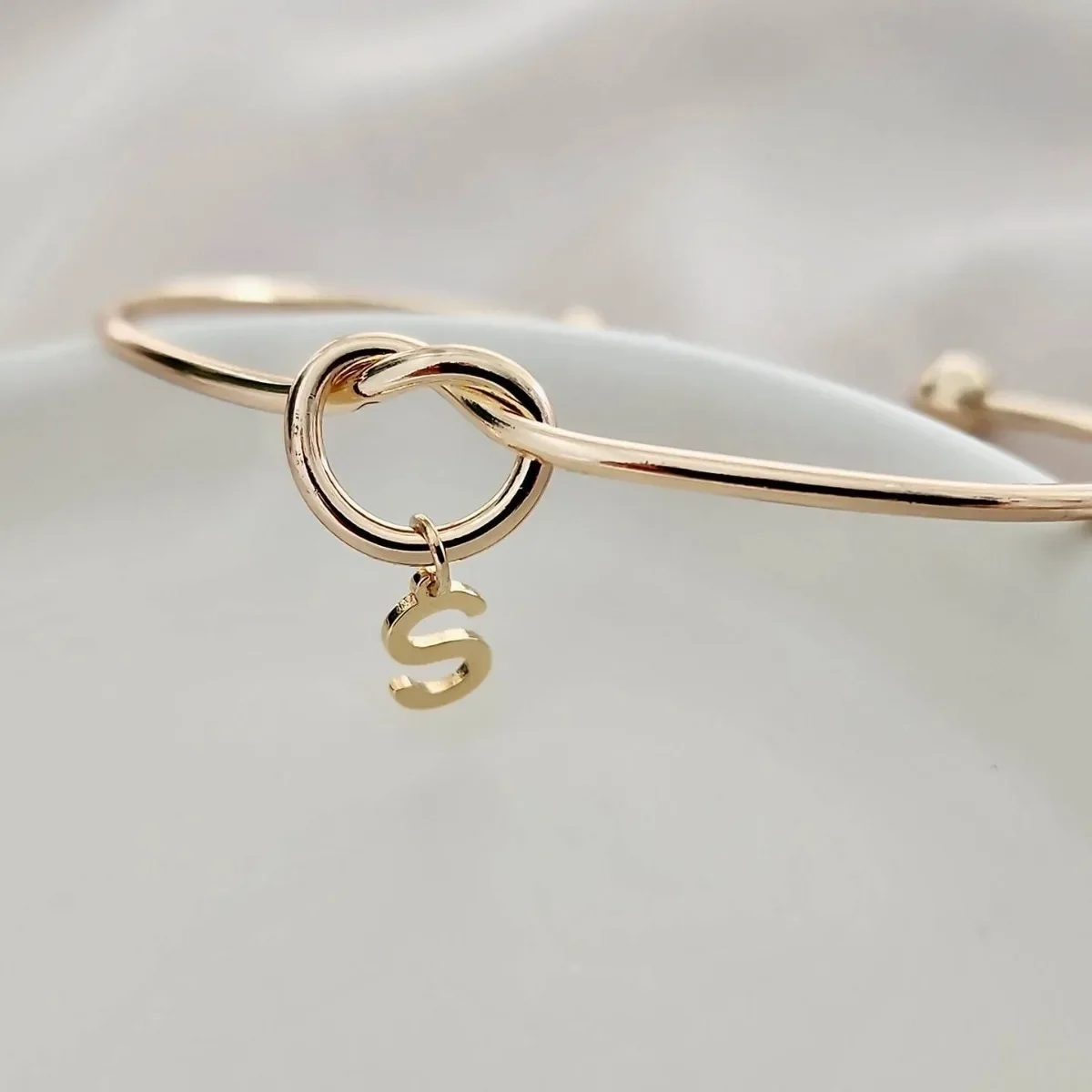 Vintage Initial Letter Stainless Steel Bangle Bracelet for Women Men Couple 26 Letter Cuff Charm Bracelet Fashion Jewelry Gift