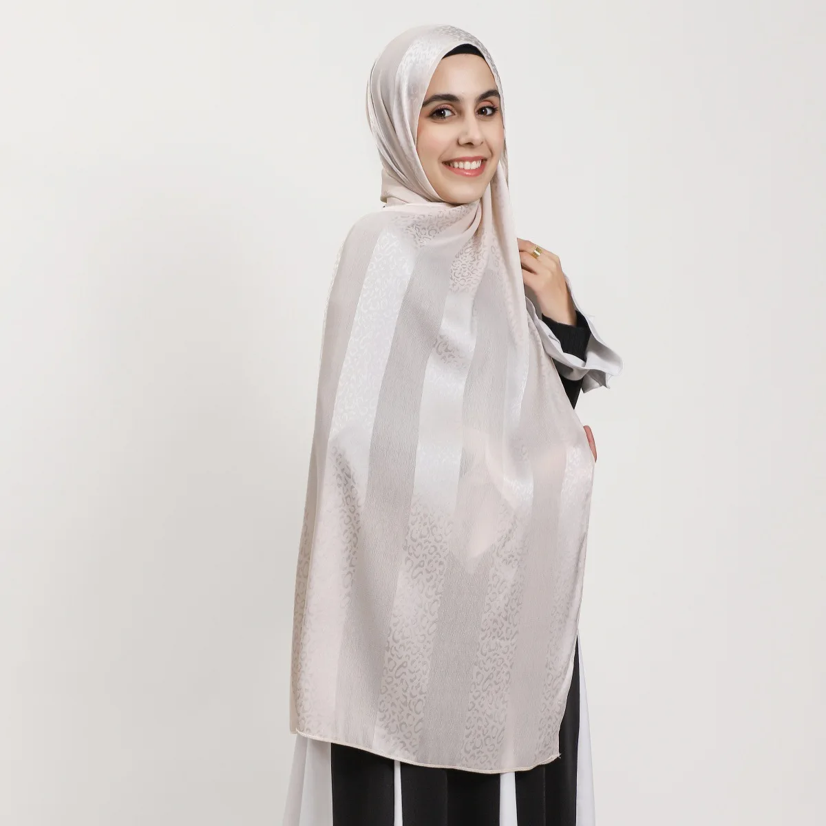 Elegante Muslimische Hijab Frauen Böhmischen Weichen Satin Islam Ramadan Hijabs Foulard Femme Schal Wrap Schal Kopftuch Bufanda Stirnband – Detail 7