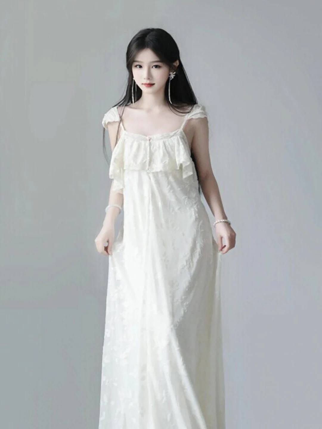 

Elegant White Fairy Tale Strap Long Dress Women's Gentle Style Summer Fashionable Unique Beautiful Cotton No Sleeve Dress