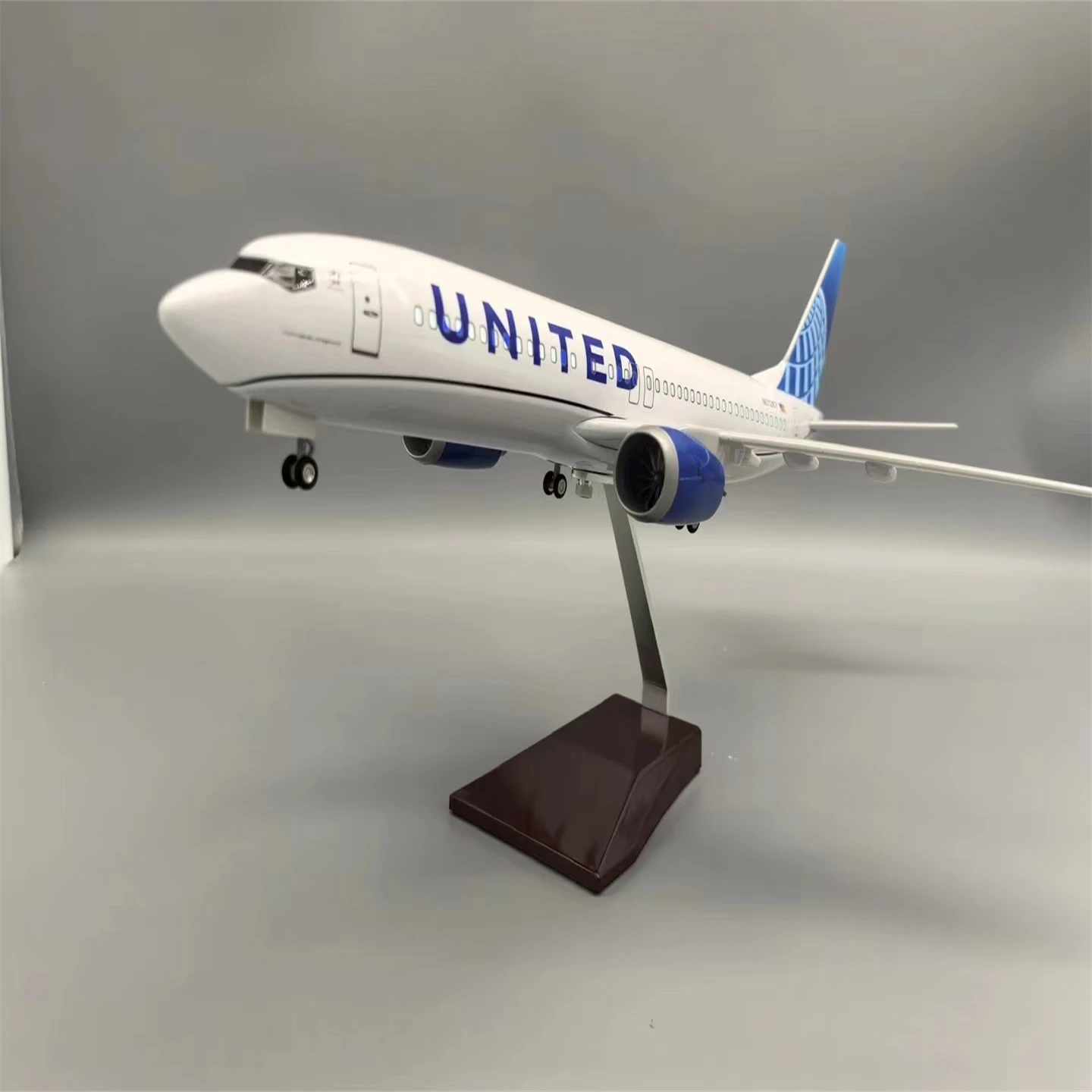 Imagem -06 - United Airlines B737800 Aircraft Model com Base Landing Gear Resin Aircraft Model Coleção de Ornamentos Escala 1:85 737 47cm