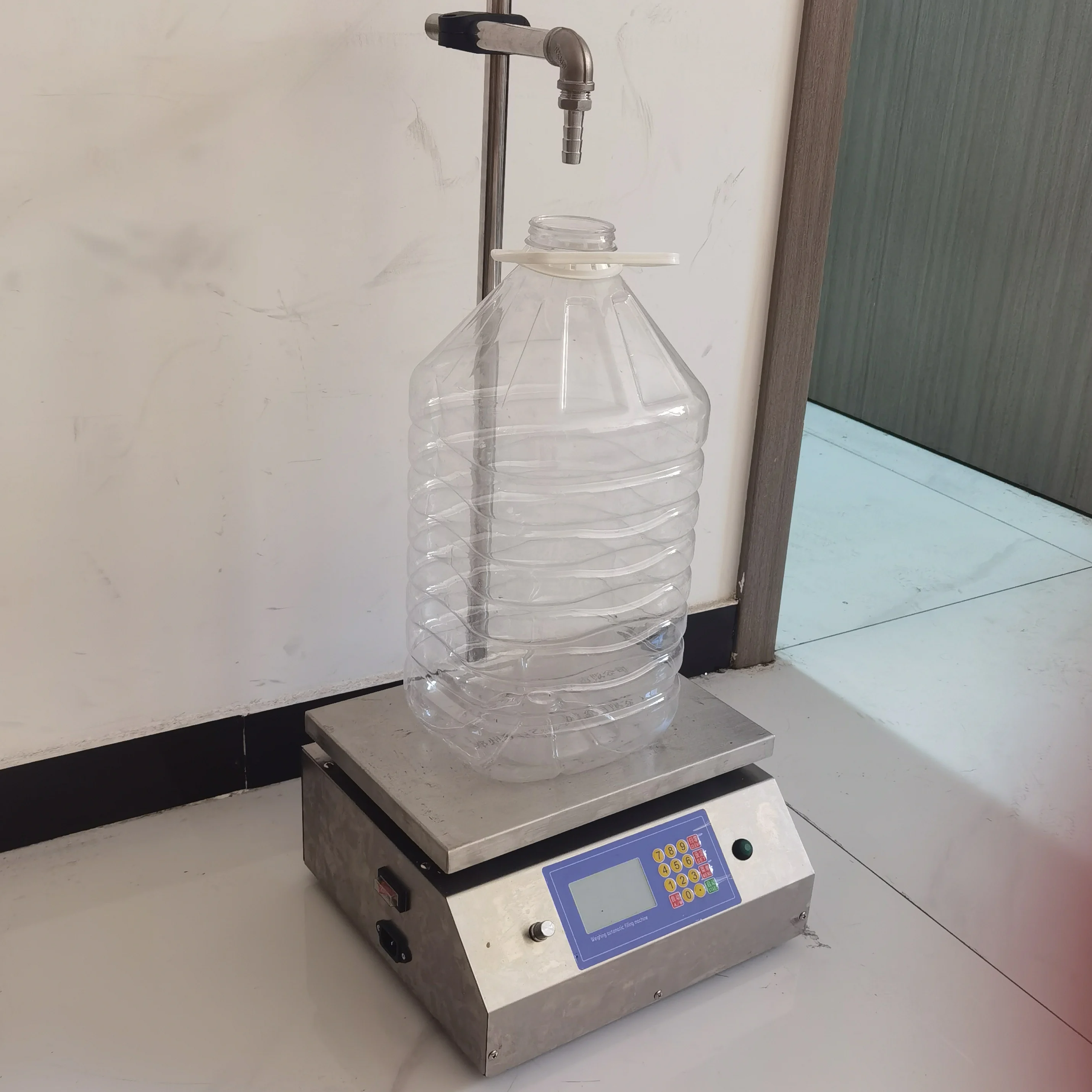 

CSY-L36 Liquid weighing and quantifying machine Cooking oil washing liquid automatic filling machine