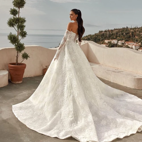 فساتين الزفاف