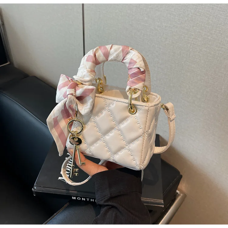 

2026 New Versatile Women's Bag Fashion Shoulder Crossbody Bag