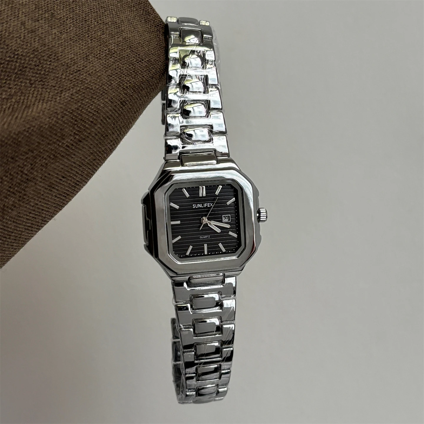 Metal Trend High Quality Heavy Industry Fine Steel Belt Quartz Watch Men's and Women's Neutral Style Fashion Calendar Watch