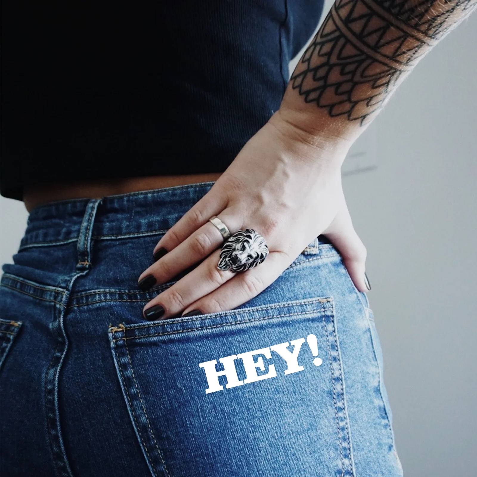 

5Pcs Alphabet Embroidered Patches Iron on Letters Fabric DIY Clothing Repair Patch Decors for Jeans Bags Shoes Hats