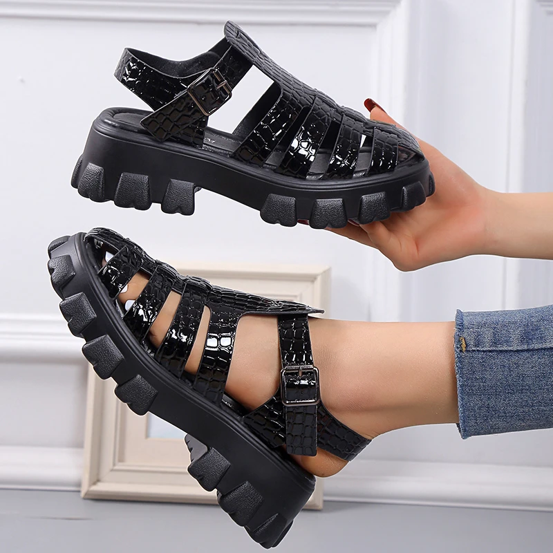 Summer Fashion Gladiator Women Narrow Band Cross-tied Platform Square Heel Peep Toe Rome Design Sexy Mature crocs feminino