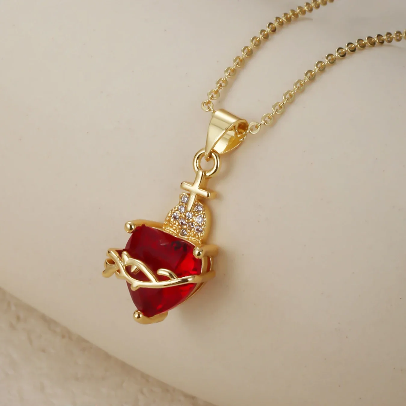 1 unidad de collar con colgante de corazón de Cristo asustado para mujer, collar cruzado de circonia cúbica roja sangre, joyería para mujer cristiana