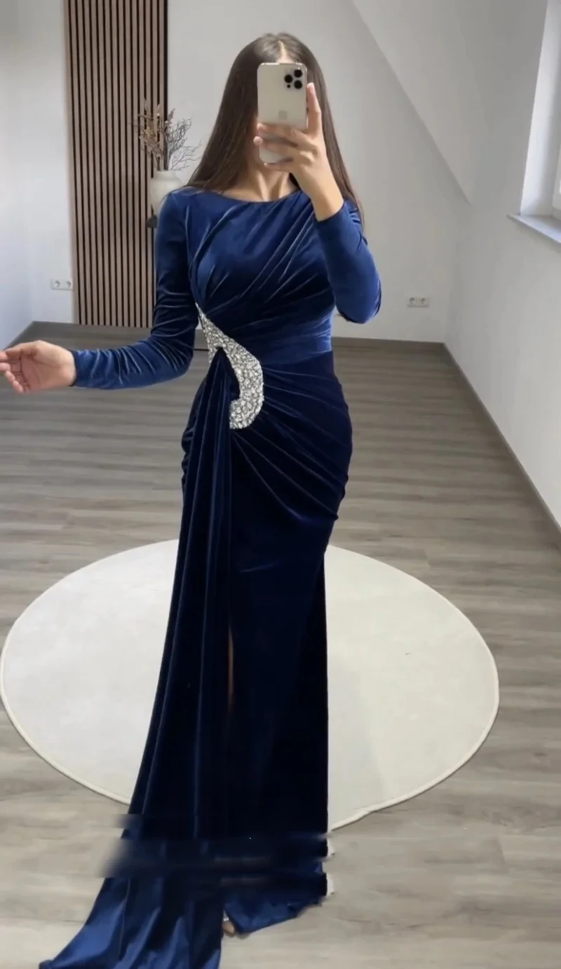 Abito da sera in velluto blu reale O collo in rilievo maniche lunghe abito da festa di nozze a sirena Dubai abito da ballo celebrità arabo Plus Size