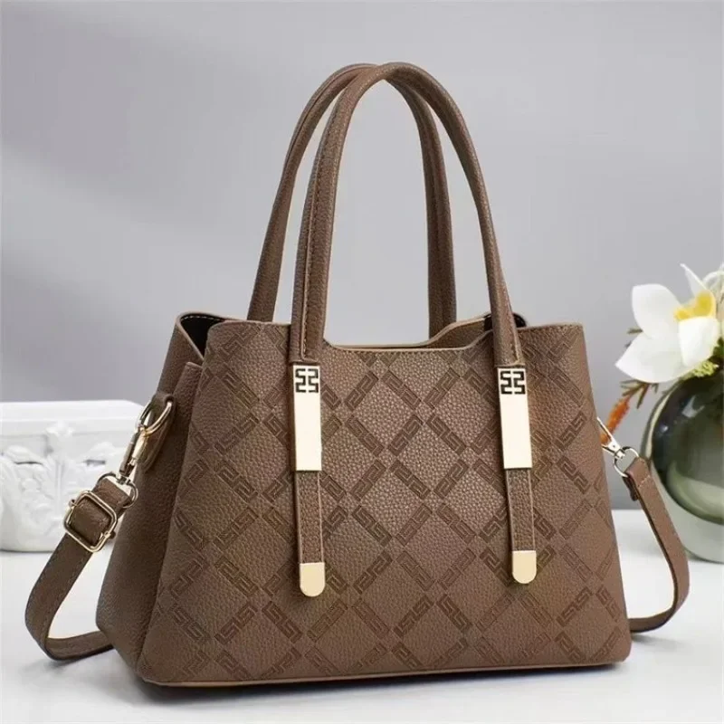 

Chic Large Capacity Diaper Bags Women's Minimalist Crossbody Bag Elegant Designer Shoulder Bag Simple Leather Fashion Tote