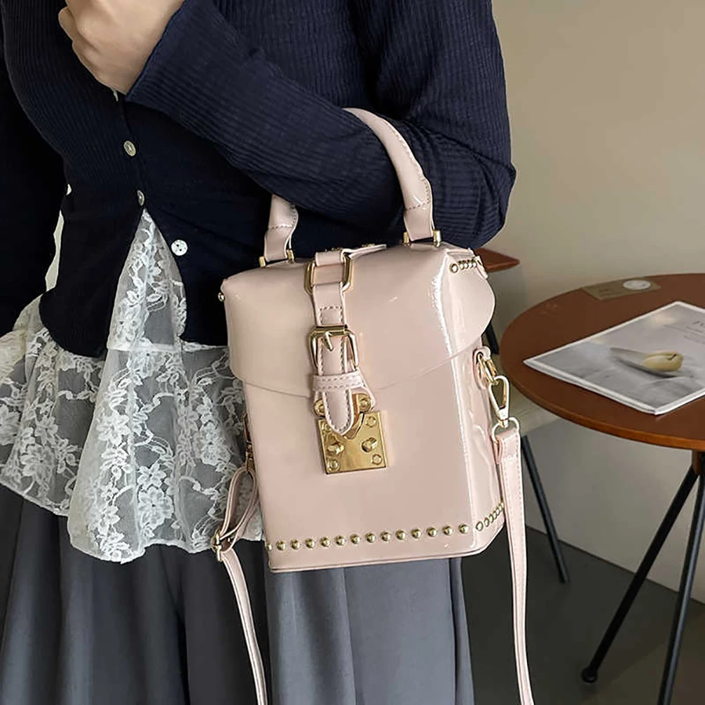 Women Patent Leathe…