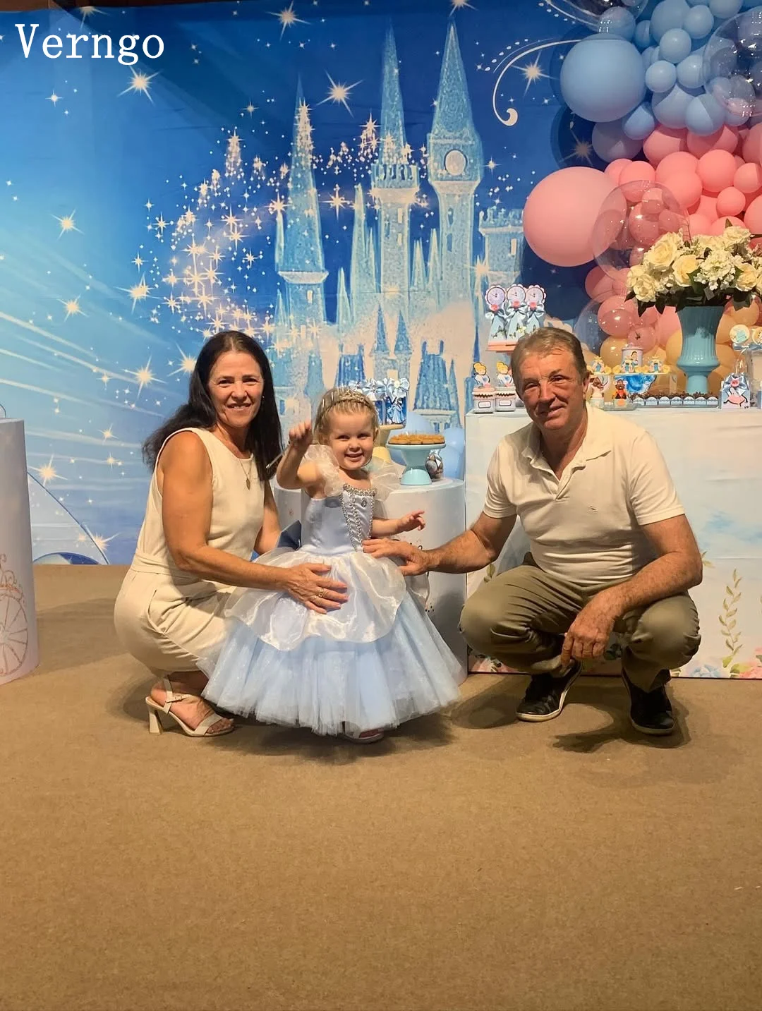 فستان حفلات أعياد الميلاد للفتيات باللون الأزرق اللامع من Verngo بأكمام قصيرة على شكل حرف A فساتين الأميرة على شكل زهور فستان حفلات المشاهير للأطفال مخصص