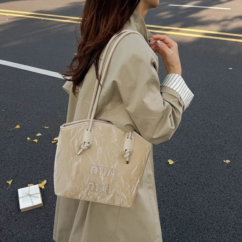 

Роскошная женская сумка через плечо из прочной кожи с популярным классическим элегантным и элитным винтажным дизайном ​