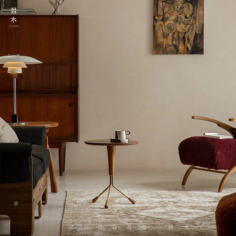 

Creative Art Design Wooden Furniture Side Table Nordic Light Luxury Retro Style Terrace Casual Coffee Table Vase Display Stand