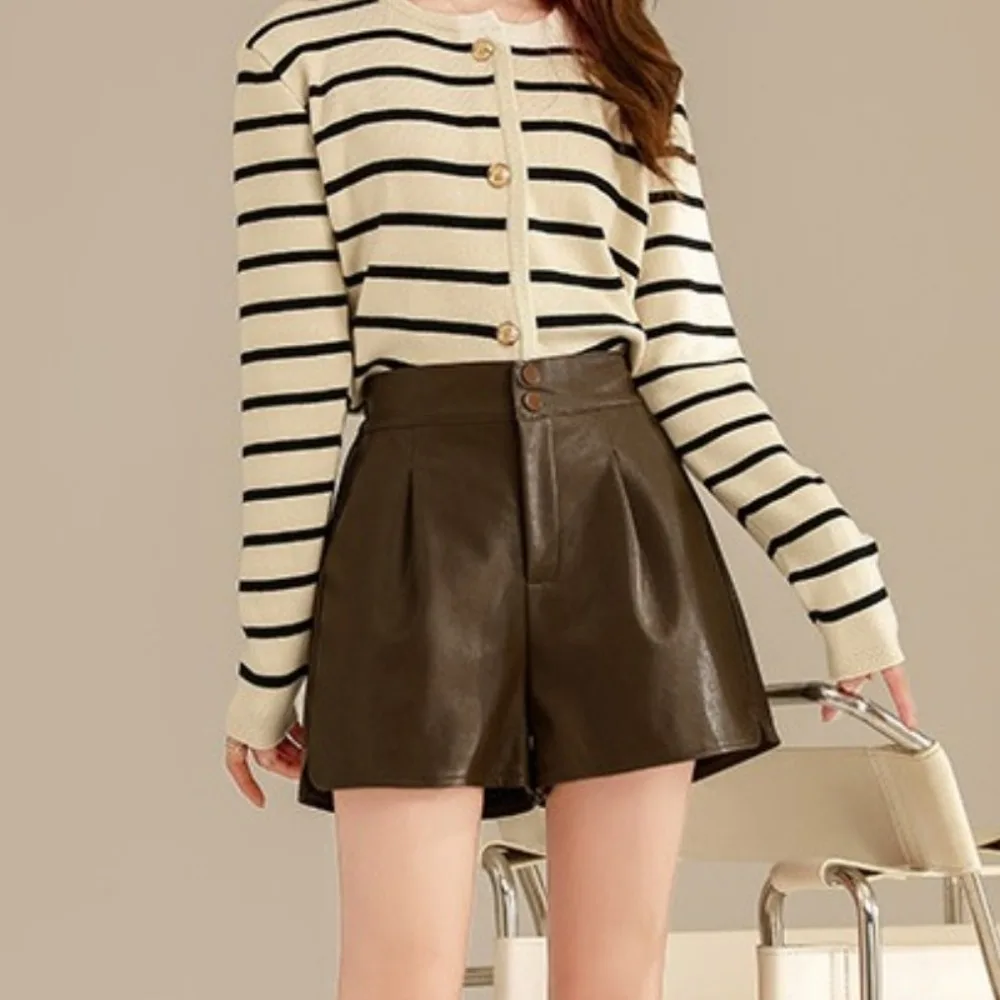 

Casual PU High Waist Leather Shorts Baggy Black Hot Woman Short Pants Streetwear Button Elastic Waist Shorts Summer
