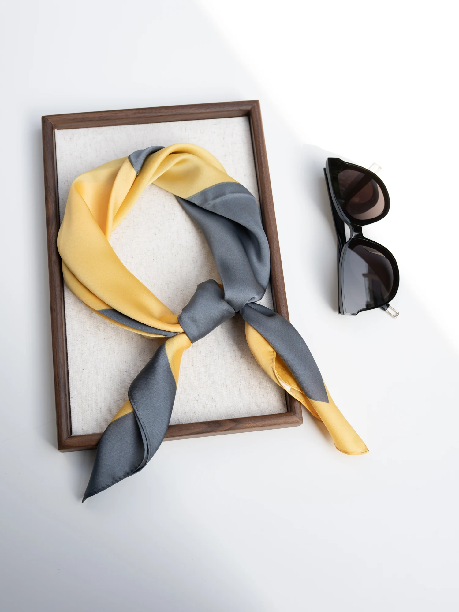 sciarpa-in-seta-gotan-da-donna-semplice-ed-elegante-per-il-lavoro-70cm-bicolore-giallo-brillante-e-grigio-stile-coreano-in-fibra-di-poliestere