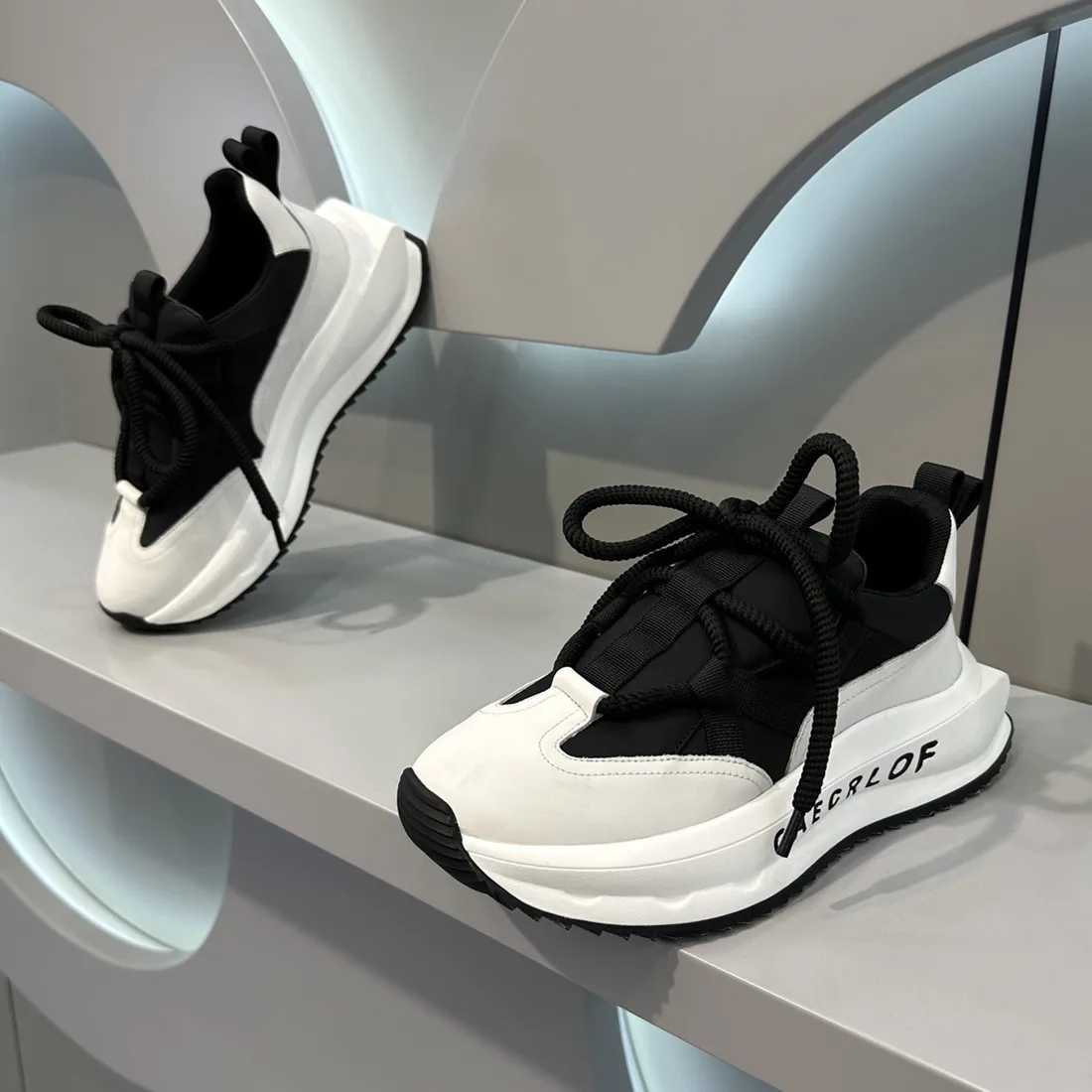 Spring and Autumn Men's New Outdoor Sports and Leisure Running Shoes for Couples, Comfortable Thick soled Travel Shoes