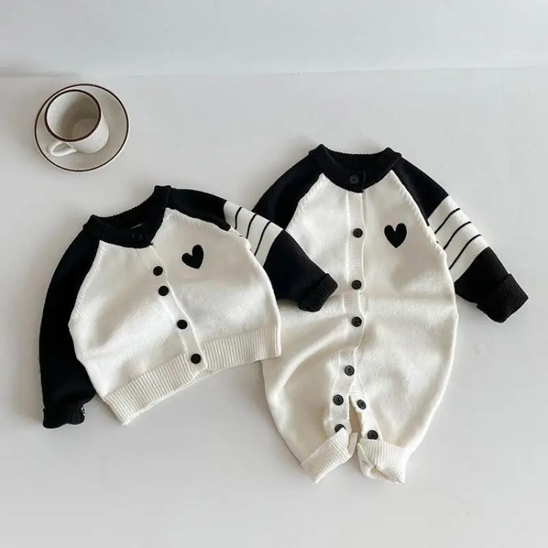 

2024 Autumn New Baby Long Sleeve Patchwork Romper Infant Baby Heart Knitted Jumpsuit Cotton Newborn Toddler Casual Clothes 6M-3T