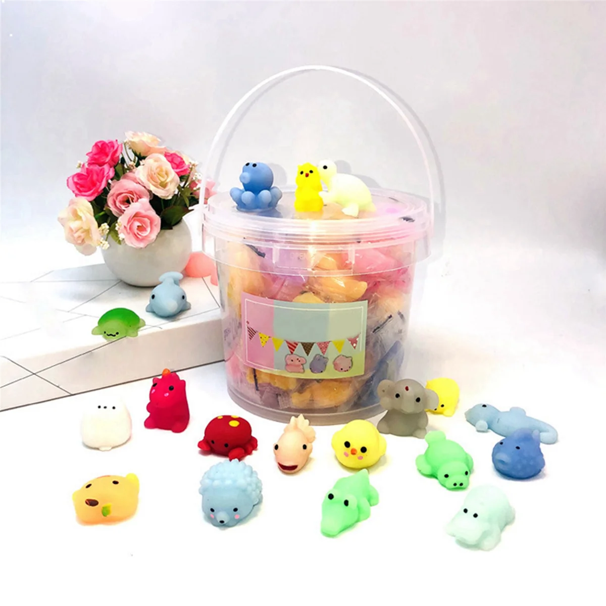 ของเล่น Squishy 24 ชิ้นโปรดปรานสําหรับเด็ก, ของเล่น Mochi ความเครียด Reliever ความวิตกกังวลของเล่น, ตะกร้าอีสเตอร์ Stuffers พร้อมกล่องเก็บของ