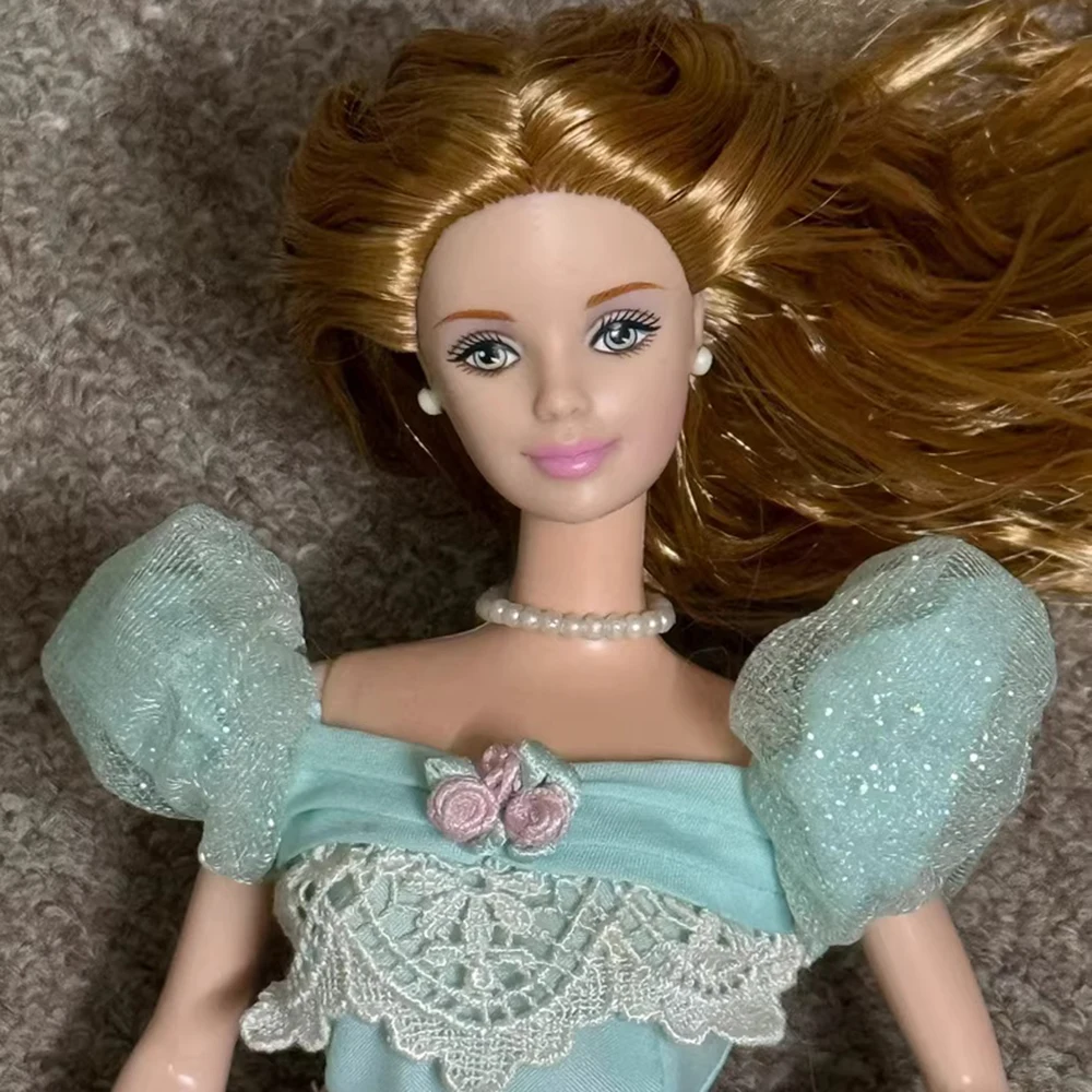 

Не Фирменная Новинка, масштаб 1/6, коллекционное издание, комплект одежды для головы и тела с пожеланиями на день рождения, без коробки