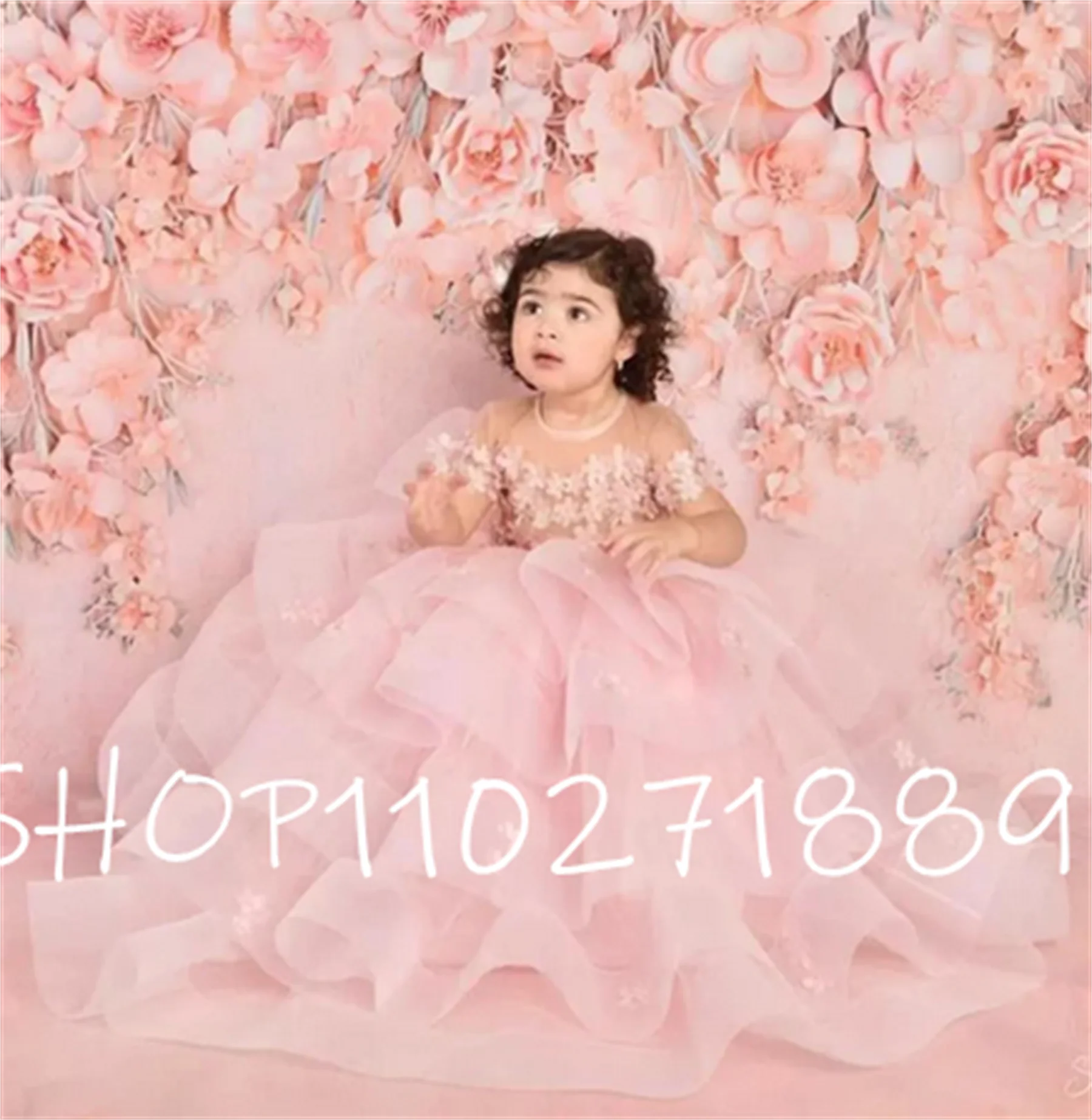 

Lovely Pink Puffy Flower Girls Dresses Sheer Neck Ball Gown Tiers Tulle Lilttle Birthday Pageant Weddding Party Gown for Girl