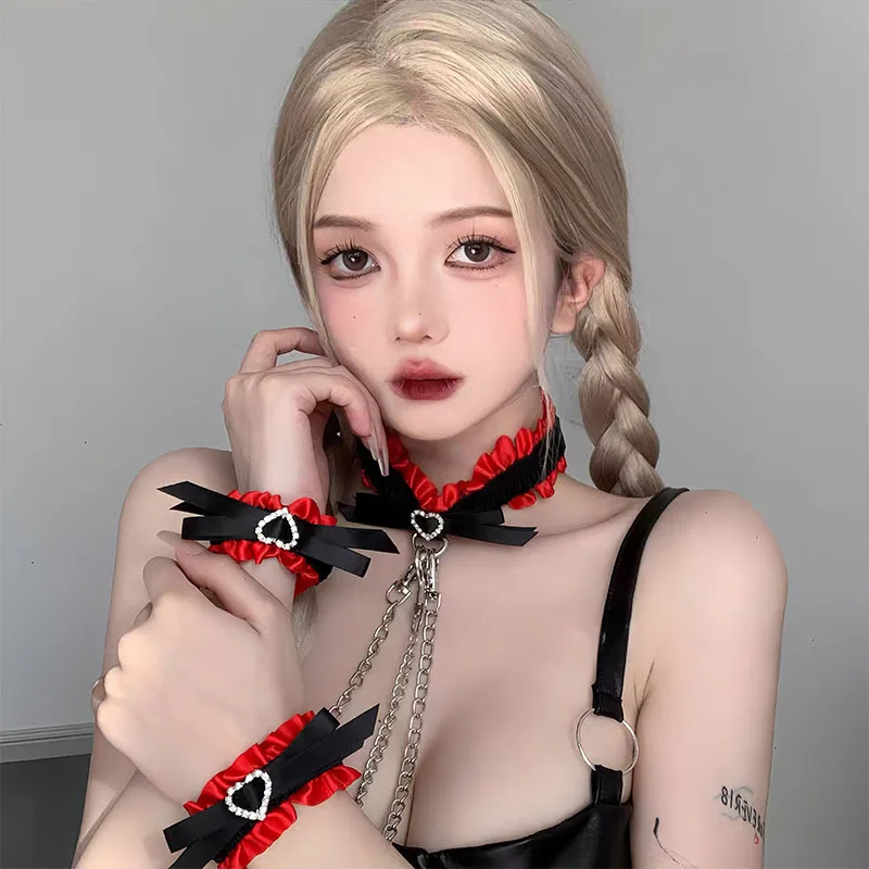 

Dark Lolita Handcuff Necklace, Heart-shaped Collar, Feminine Charm, SM Collarbone Bow Pendant, Sexy