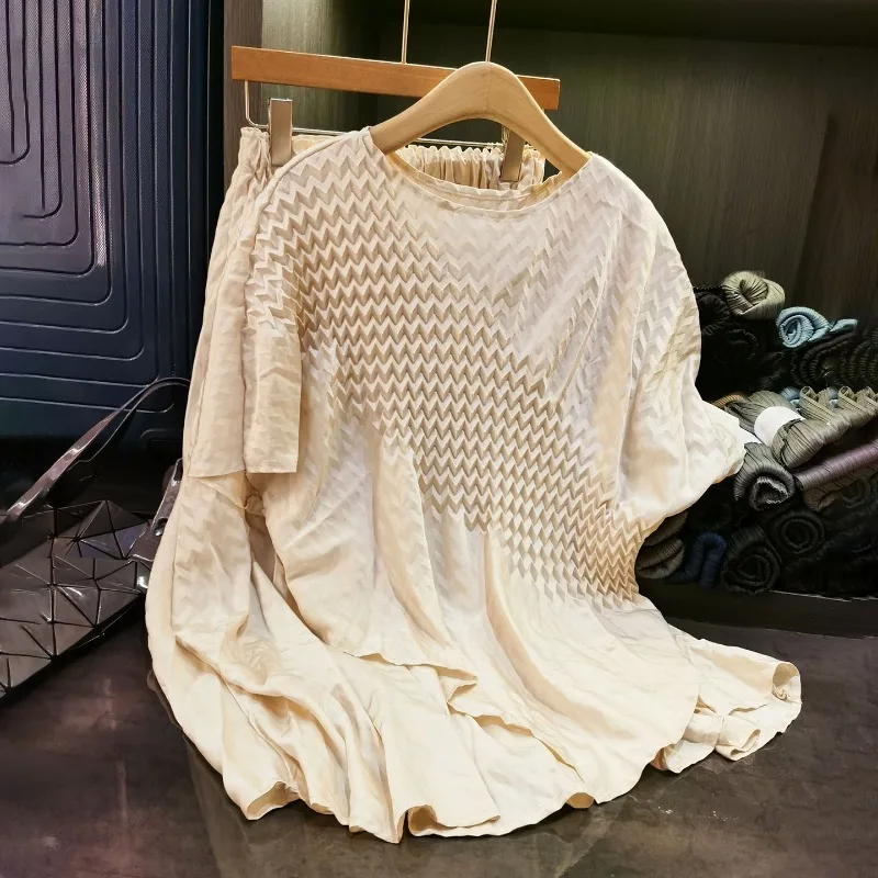 

Miyake Pleated Summer New Large Size Elegant Top Loose T-shirt Half Skirt Elastic Waist Stretch A-line Skirt 2-piece Set Plisse