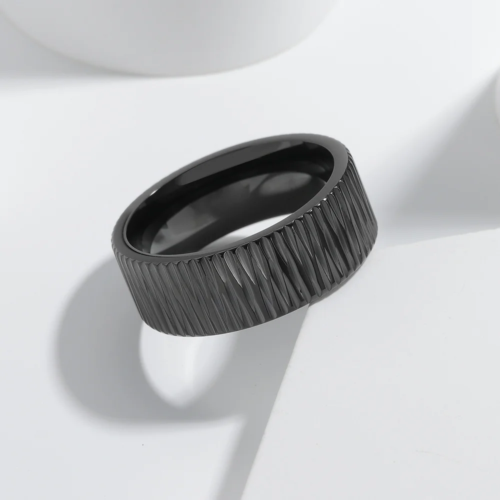 Diagonaler Rillenring für Männer, goldfarben, Edelstahl, strukturiertes Band, gerillter Statement-Ring, geometrischer linearer Schmuck – Detail 4