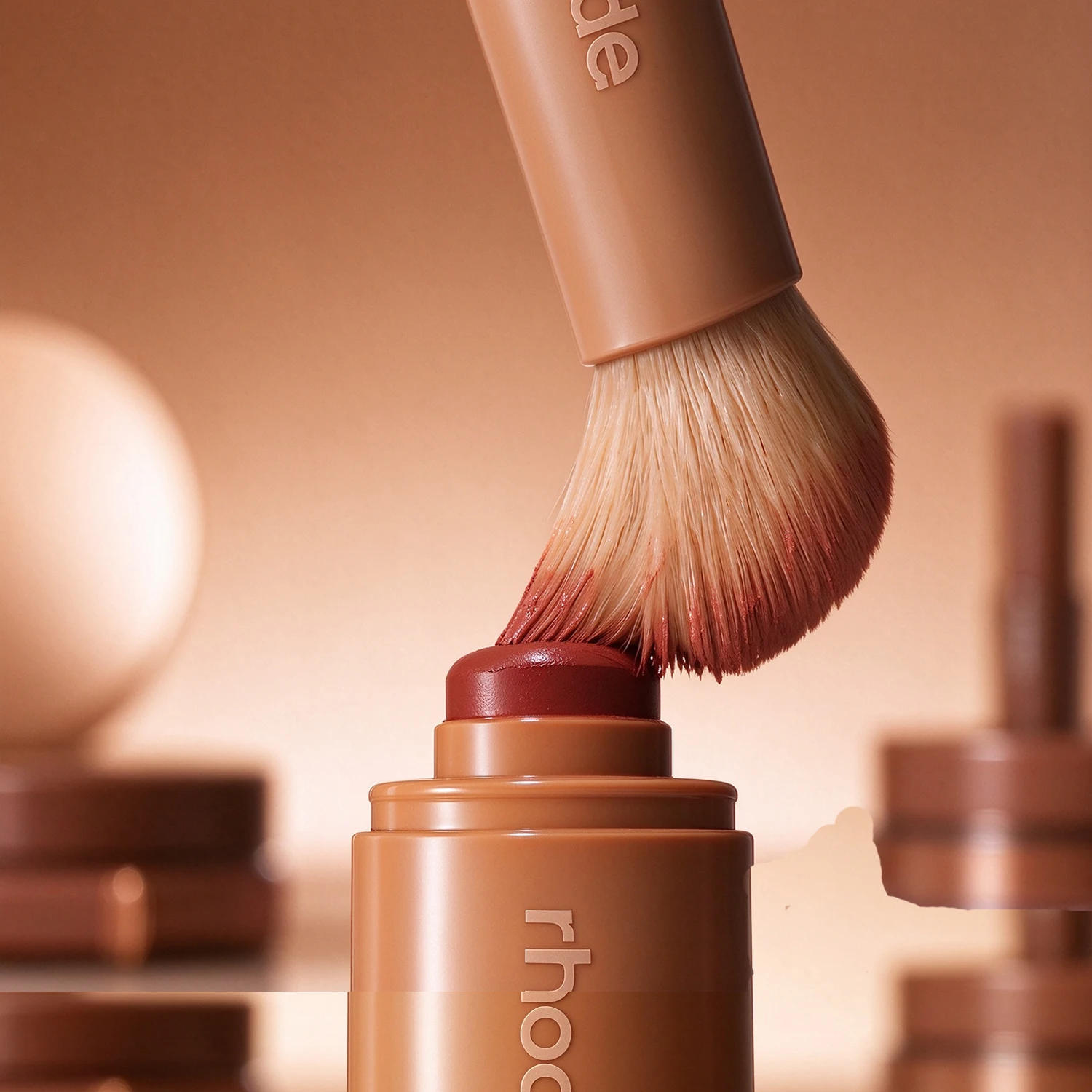 pincel-de-maquiagem-facial-com-duas-pontas-pincel-redondo-angulado-de-dupla-extremidade-para-contorno-bronzeador-e-blush-cerdas-macias-rhode-ferramentas-de-maquiagem-cosmetica