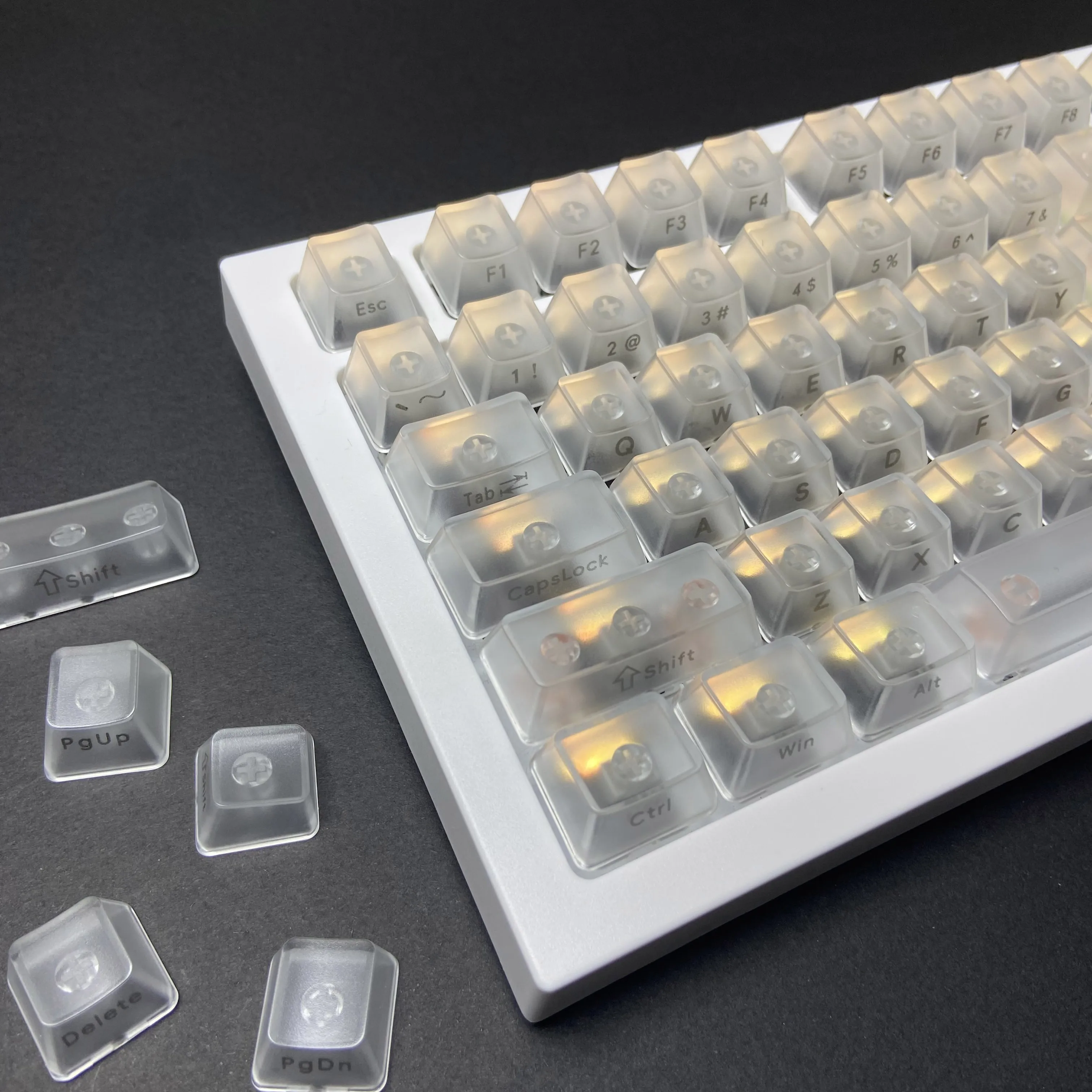 무광택 반투명 PC 키캡 OEM 프로필 기본 키트 기계식 키보드용 빈 상단 측면 인쇄 여러 가지 빛깔의 반투명 키 캡