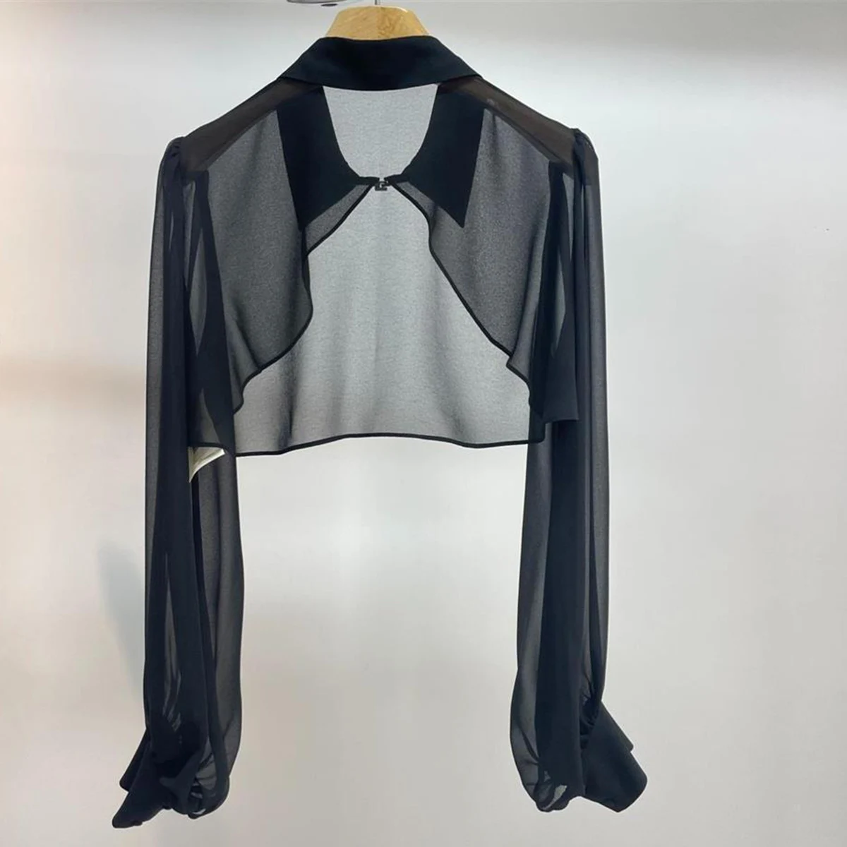 Young Women's Summer 2026 Fashionable Sweet Stylish Polyester Fiber Sunscreen Shawl Jacket Top Age Reduction Trendy Outerwear